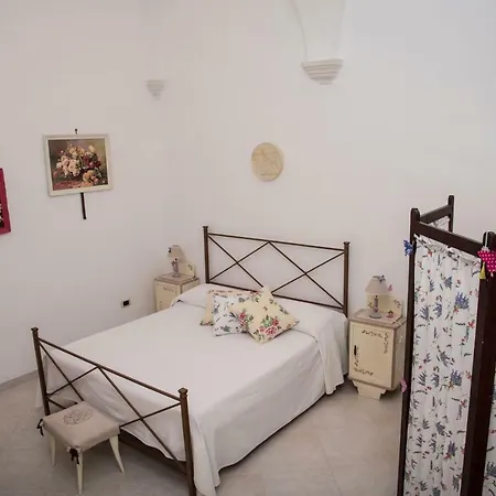 A Due Passi לינה וארוחת בוקר מרטינה פרנקה